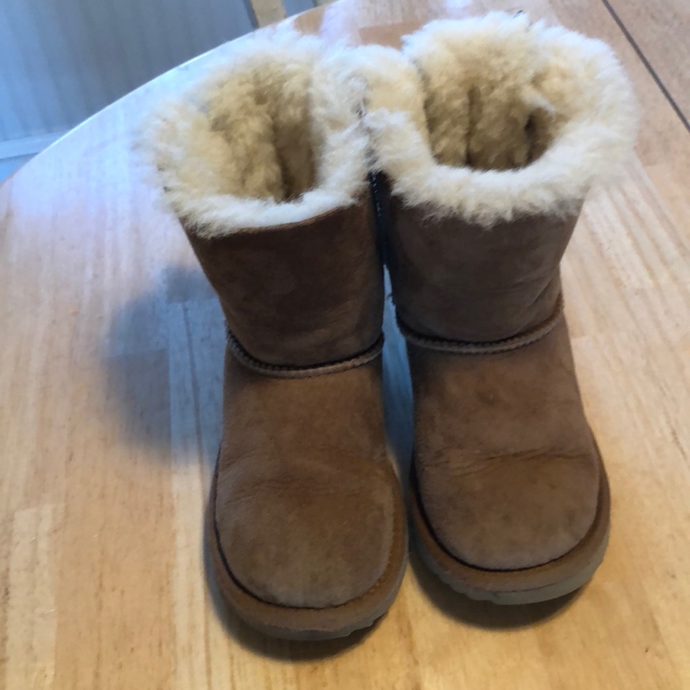 UGG